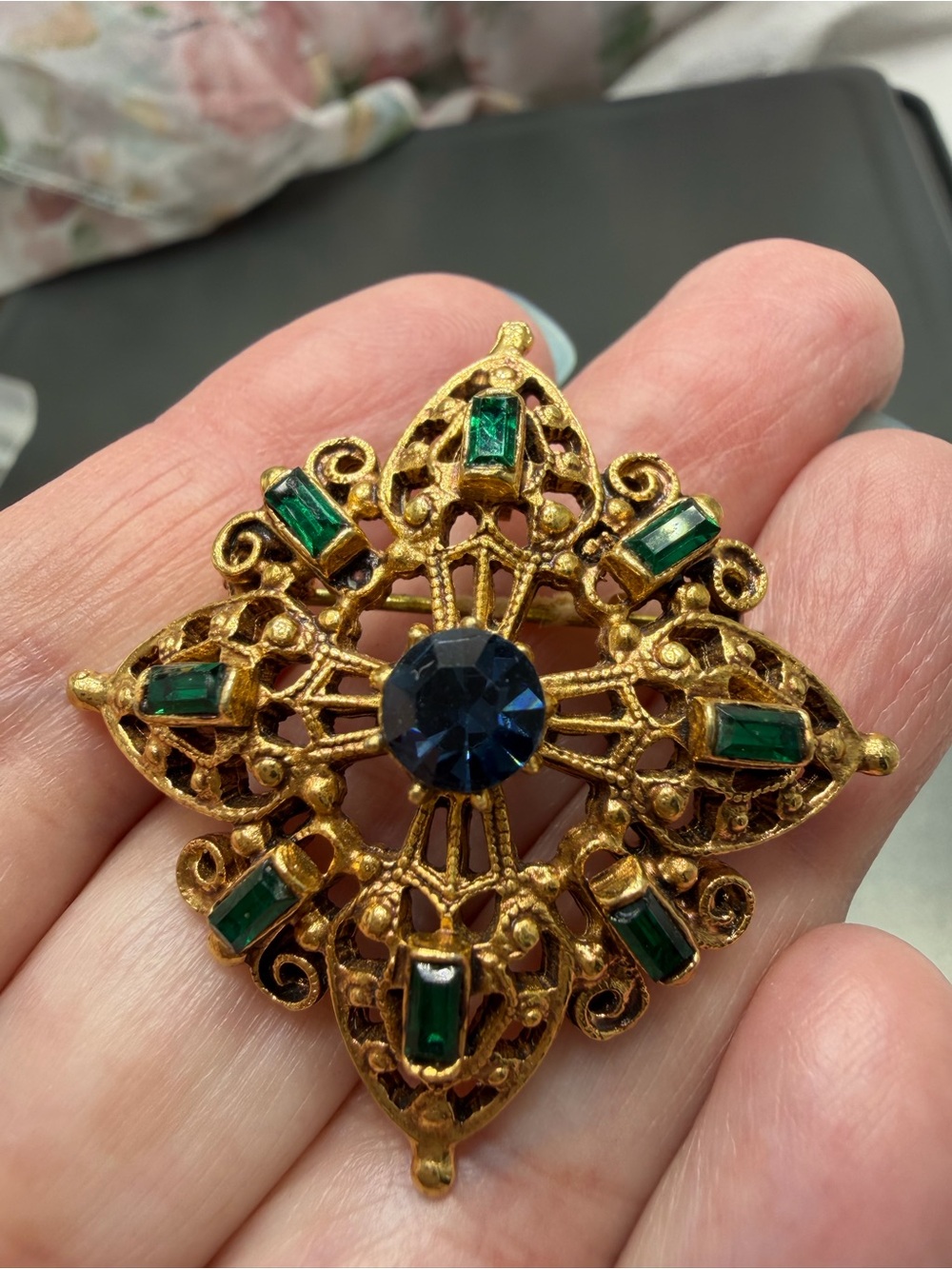 Vintage Florenza signed  Gold and Green Brooch #38SB